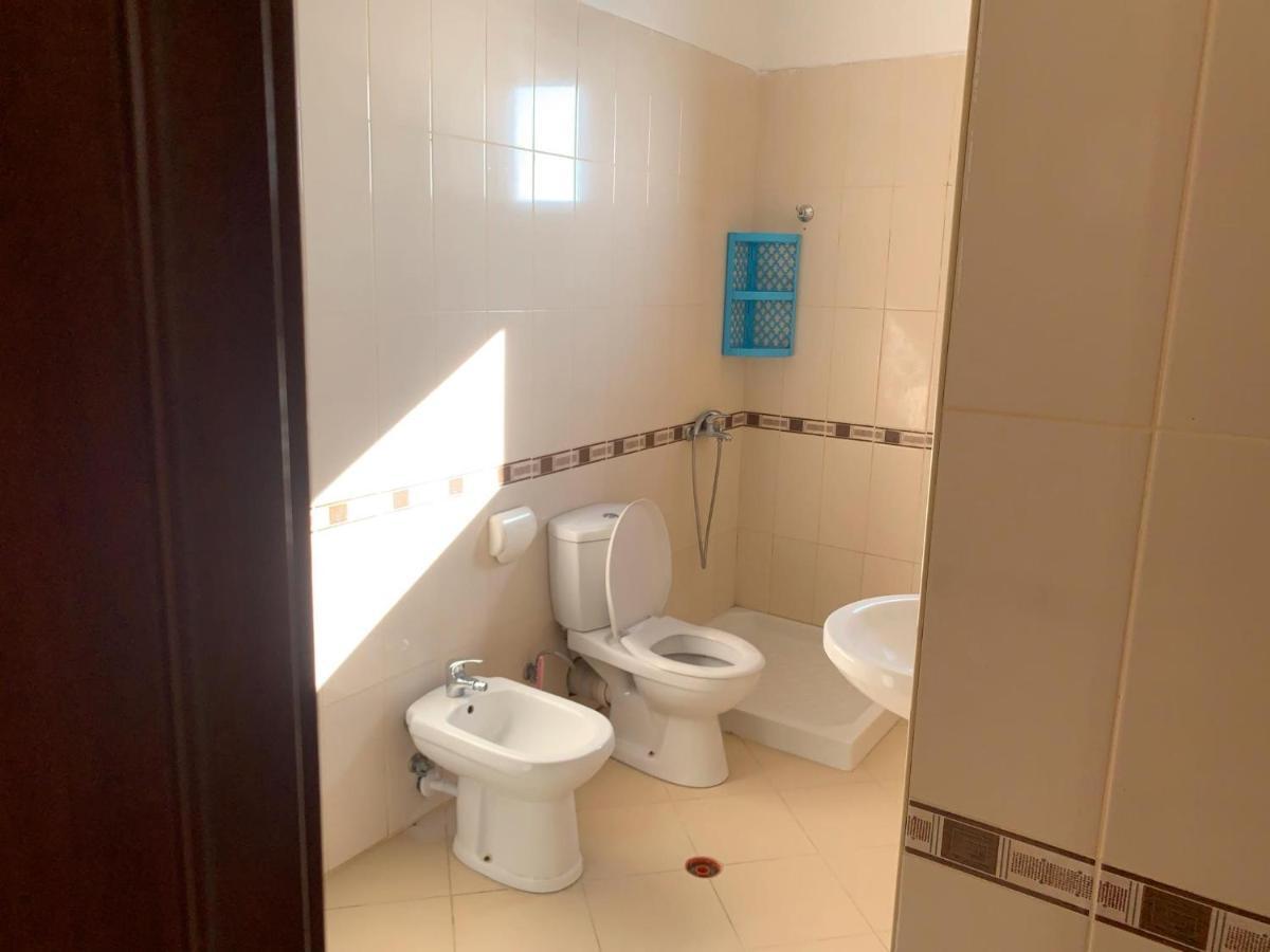 Apartament La Playa Durrës Exteriör bild